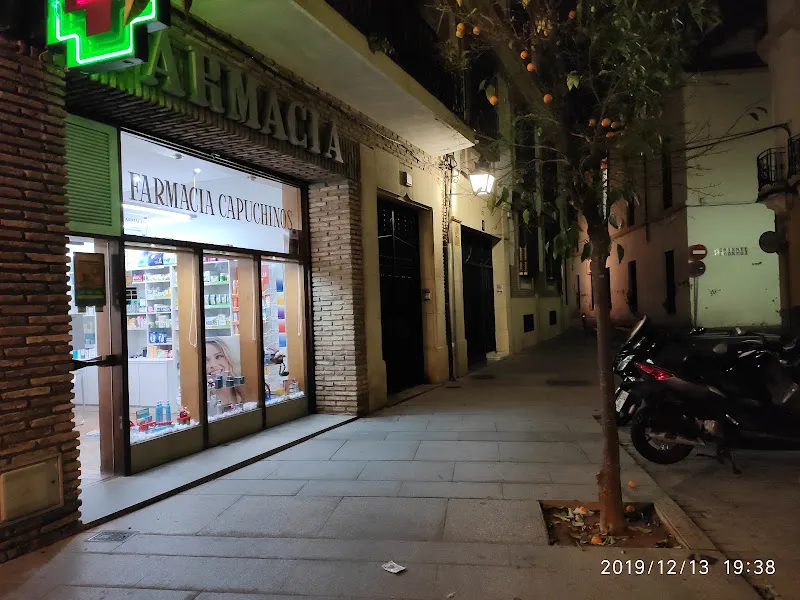 FARMACIA CAPUCHINOS Teodoro Lara
