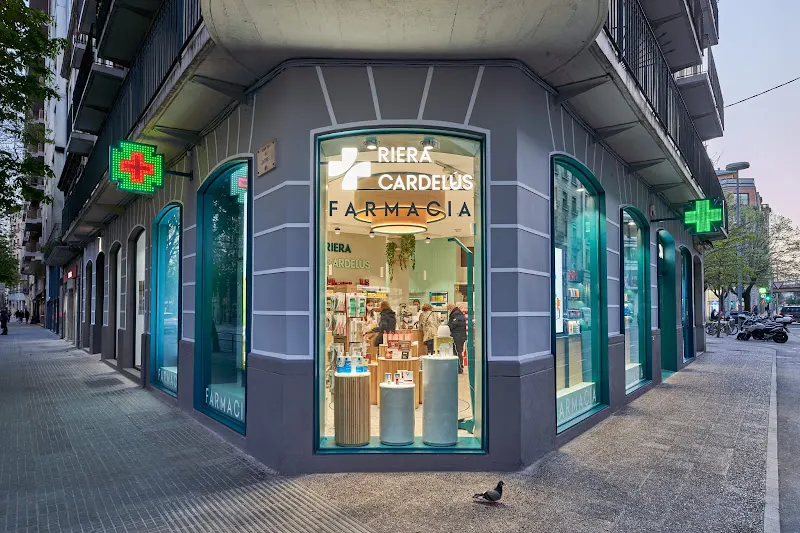 Farmàcia Riera Cardelús - Farmacia en Girona - foto 2