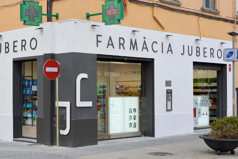 Farmàcia Jubero Capdeferro, Anna - Farmacia en Salt - foto 2