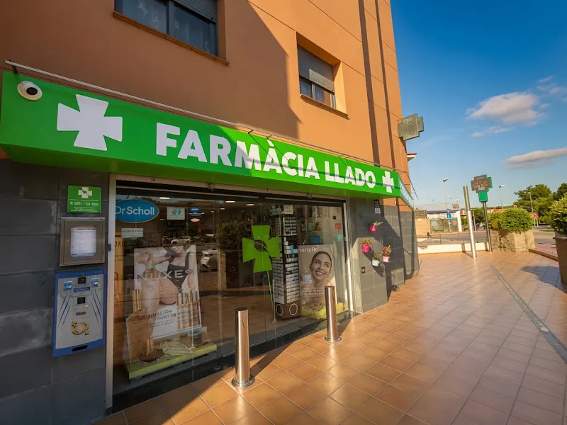Farmàcia Llado - Farmacia en Lloret de Mar - foto 2