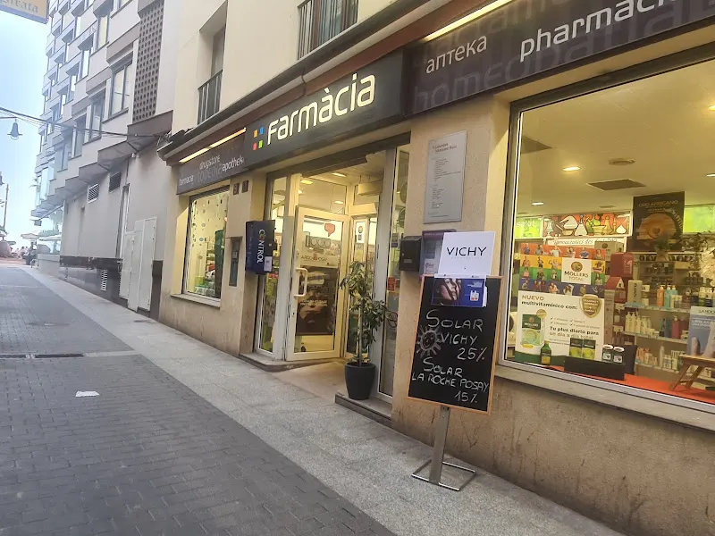 Farmacia Lourdes Vázquez Ruiz - Farmacia en Lloret de Mar - foto 2