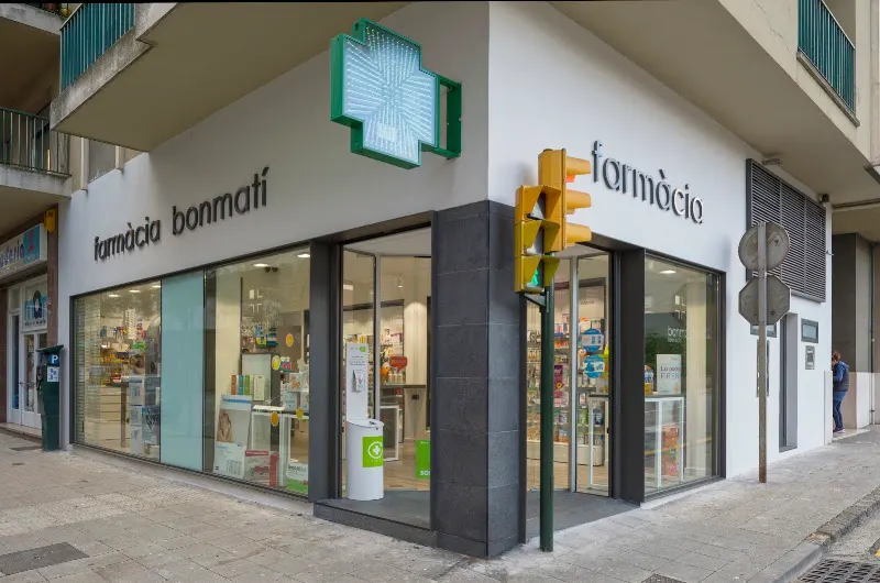 Farmàcia Bonmatí - Farmacia en Olot - foto 2