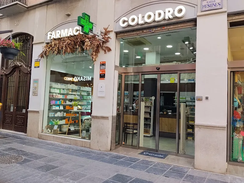 Farmacia Colodro Catedral Granada - Dermocosmética - Farmacia en Granada - foto 2