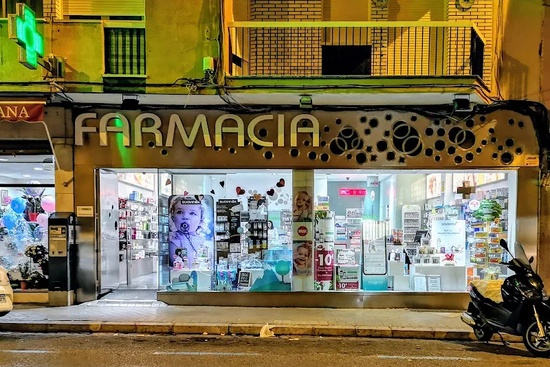Farmacia Carrillo Perálvarez (frente a consultas externas del materno) - Farmacia en Granada - foto 2