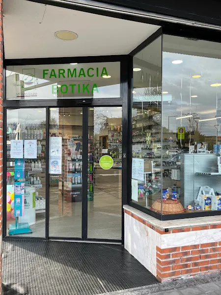 Farmacia AGUIRRE ARAMBURU, Mª Petra - Farmacia en Irún - foto 2