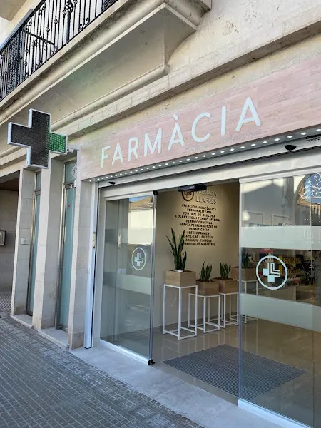 FARMÀCIA LLABRÉS - Farmacia en Palma - foto 2