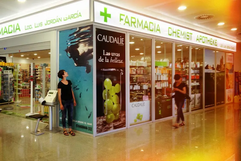 Farmacia Aeropuerto de Menorca - Farmacia en Mao - foto 2
