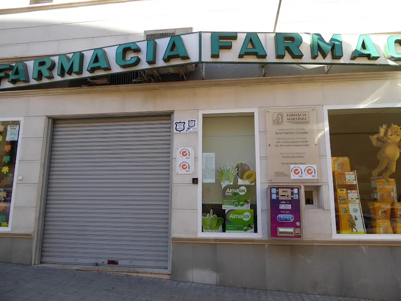 Farmacia Rafael Martínez Granados - Farmacia en Jaén - foto 2