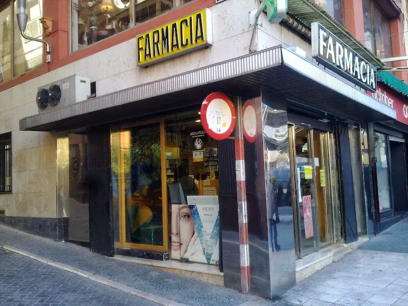 FARMACIA PEREZ RUIZ DE ADANA CB - Farmacia en Jaén - foto 2