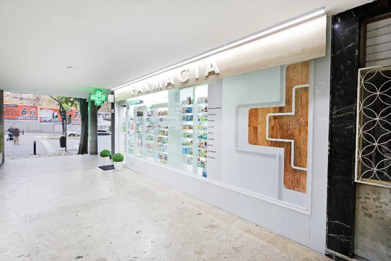 Rodrigo Briñas Martinez - Farmacia en Madrid - foto 2