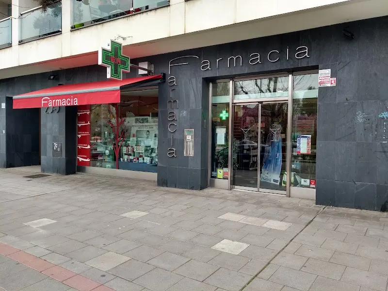 Farmacia Francisco José Domingo (Eras de Renueva) - León
