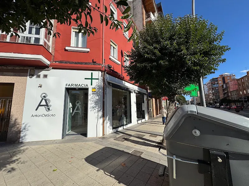 Farmacia AntonDeSoto - León