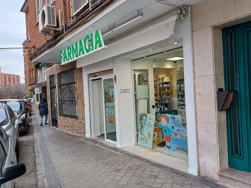 Farmacia Blanca Riudavets - Farmacia en Madrid - foto 2