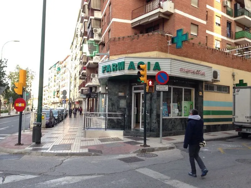 FARMACIA ALONSO - Farmacia en Málaga - foto 2