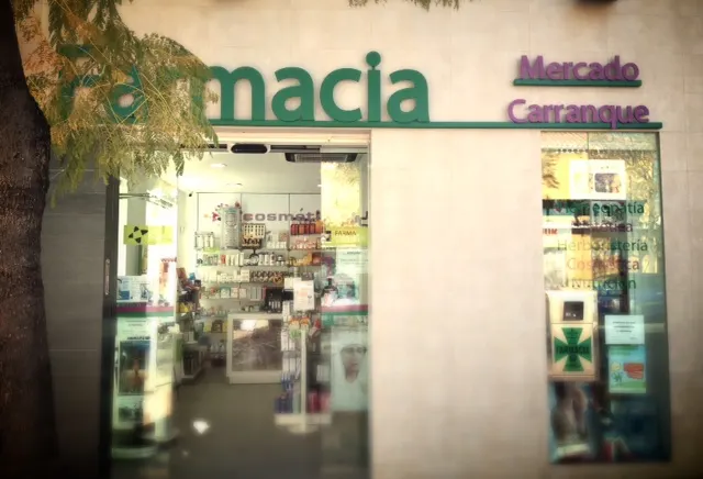 Farmacia Mercado Carranque (Ldo. Darío del Alcázar Pérez de la Torre) - Farmacia en Málaga - foto 2