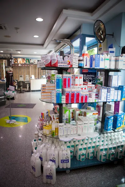 Farmacia - Óptica María Dolores León Burgos - Farmacia en Fuengirola - foto 3