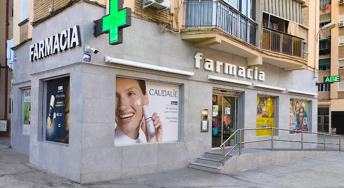 Farmacia 13horas C/Gaucín 32 - Farmacia en Málaga - foto 2