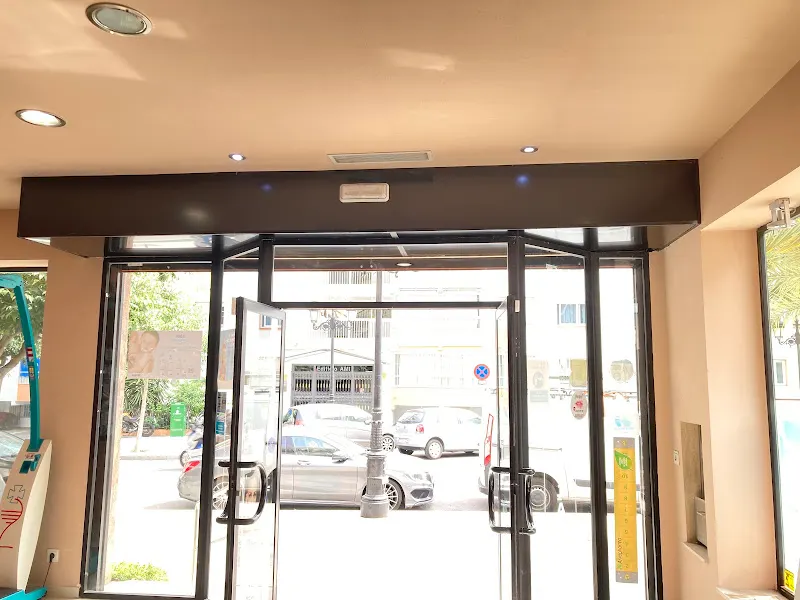 Farmacia Adela Lavigne - Farmacia en Marbella - foto 2