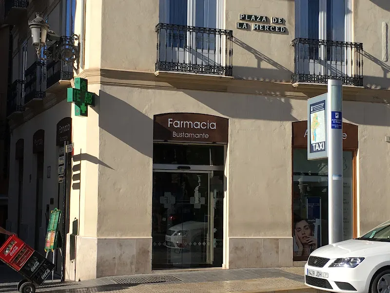 FARMACIA BUSTAMANTE - Farmacia en Málaga - foto 2