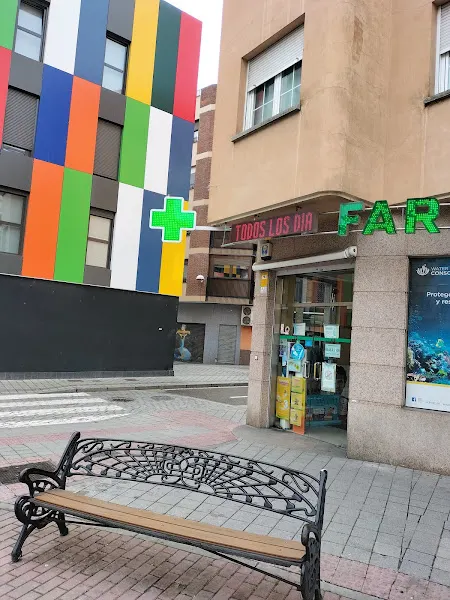 FARMACIA PZA DEL OESTE - Farmacia en Salamanca - foto 2
