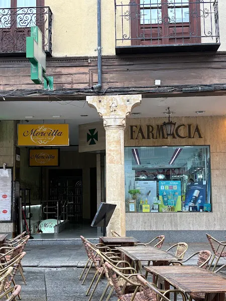 Farmacia del Corrillo - 12 horas todo el año - Farmacia en Salamanca - foto 3