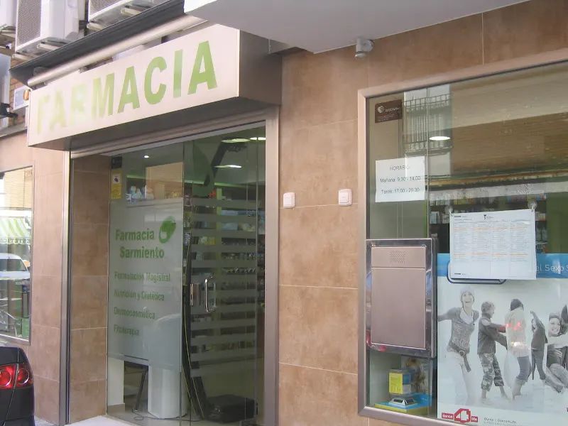 Farmacia Sarmiento y Sarmiento - Farmacia en Camas - foto 2