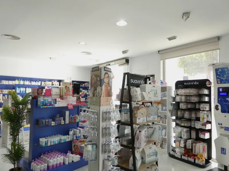 Farmacia Anfiteatro - Farmacia en Carmona - foto 2