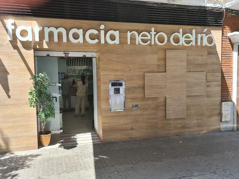 Farmacia Neto Del Río - Farmacia en Sevilla - foto 2