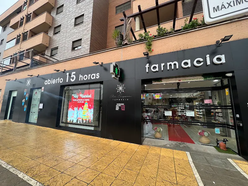 FARMACIA CLARA CAMPOAMOR - Farmacia en Mairena del Aljarafe - foto 3
