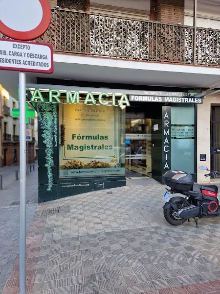 Farmacia Victoria y Juan Manuel León C.B. - Farmacia en Sevilla - foto 2