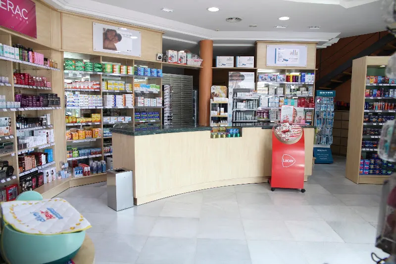 FARMACIA LA ARBOLEDA - TOMARES - Farmacia en Tomares - foto 3