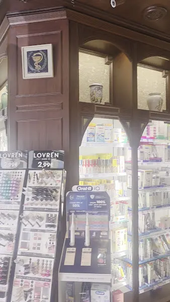 Farmàcia Neus Reverté Roselló 13h - Farmacia en Tortosa - foto 2