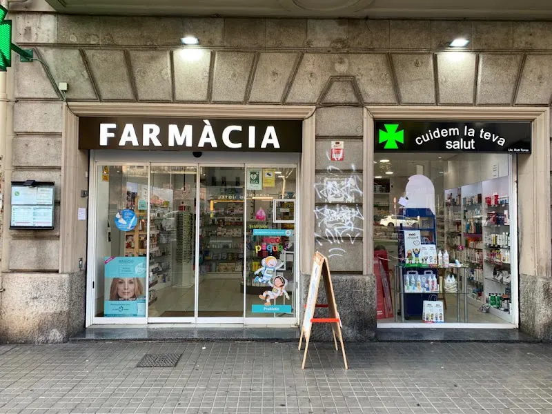Farmàcia Gran Via 347 - Farmacia en Barcelona - foto 2