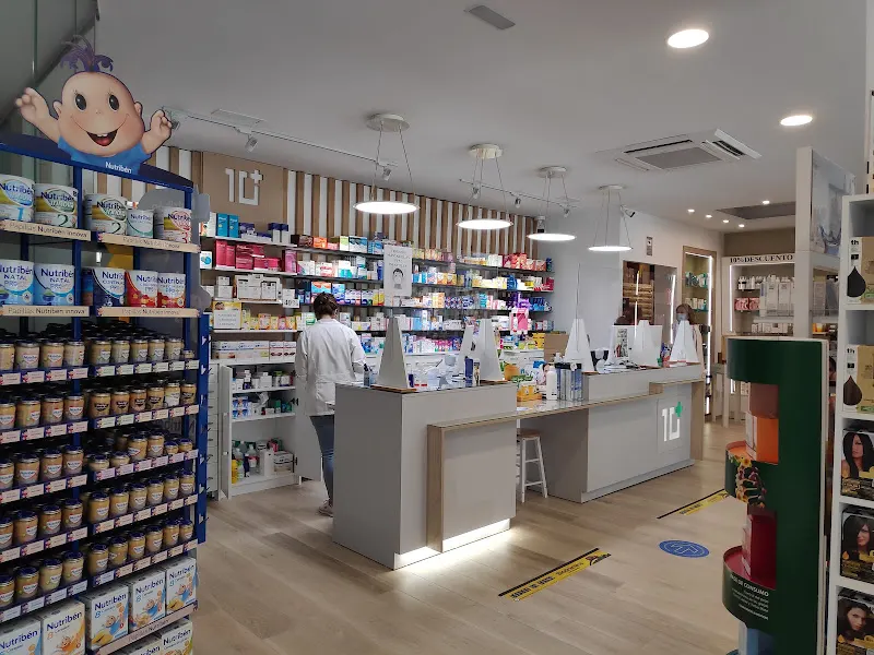 Farmacia 10 en Sevilla ( Abierta 365 días de guardia diurna)