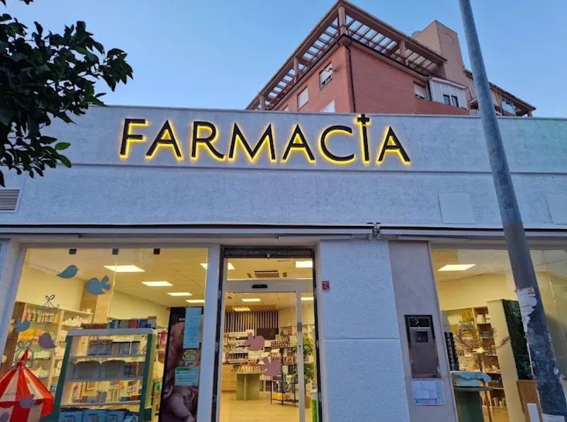 Farmacia 12h Los Milanos, Sevilla Este - Farmacia en Sevilla - foto 2