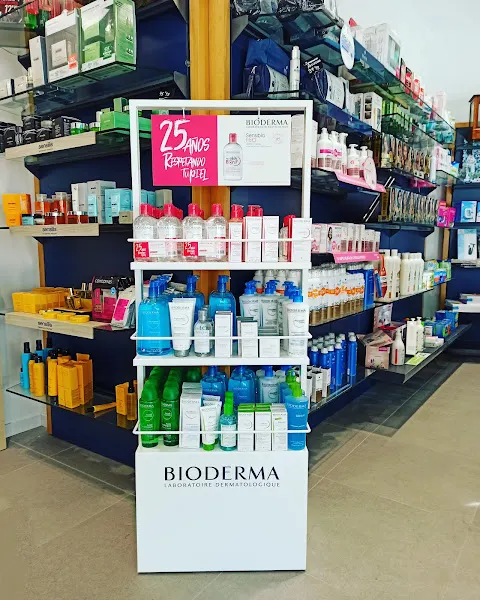 Farmacia Mar del Plata entre Triana y Los Remedios en Sevilla