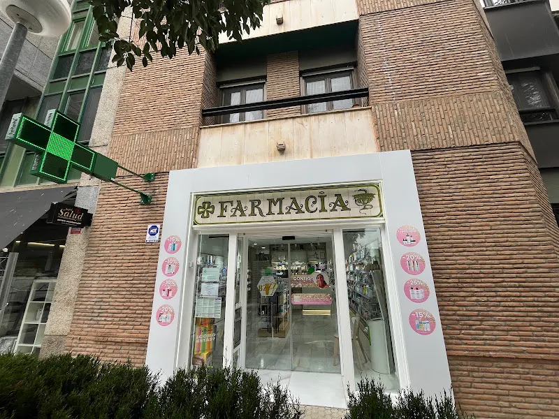 Farmacia Ramírez - Sáez C.B - Farmacia en Sevilla - foto 2