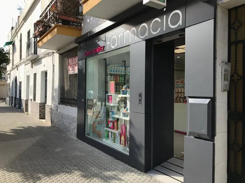 Farmacia López Benítez Lda M José López Benítez - Farmacia en Sevilla - foto 2