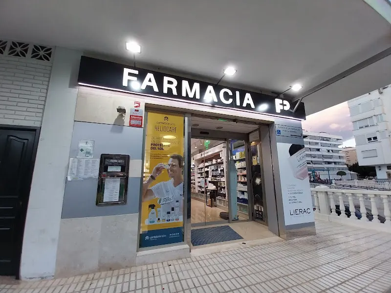 FARMACIA PAREDES