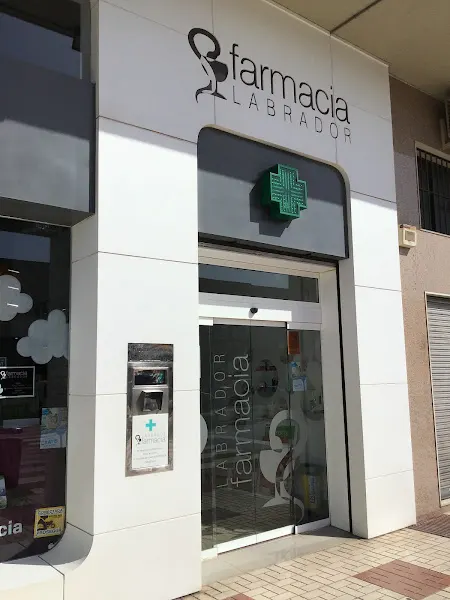 Labrador Farmacia