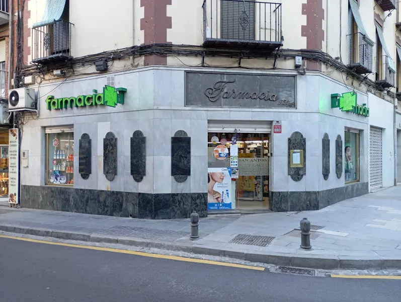 Farmacia San Antón, C.B. - Farmacia en Granada - foto 2