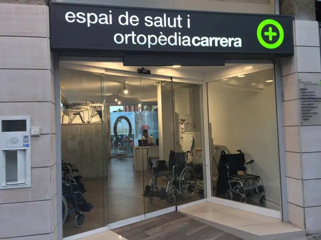 Farmàcia Carrera-– 24 horas los 365 días. - Farmacia en Sabadell - foto 2