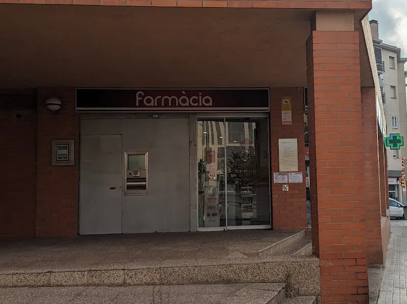 FarmàciaTres Creus - Farmacia en Sabadell - foto 2