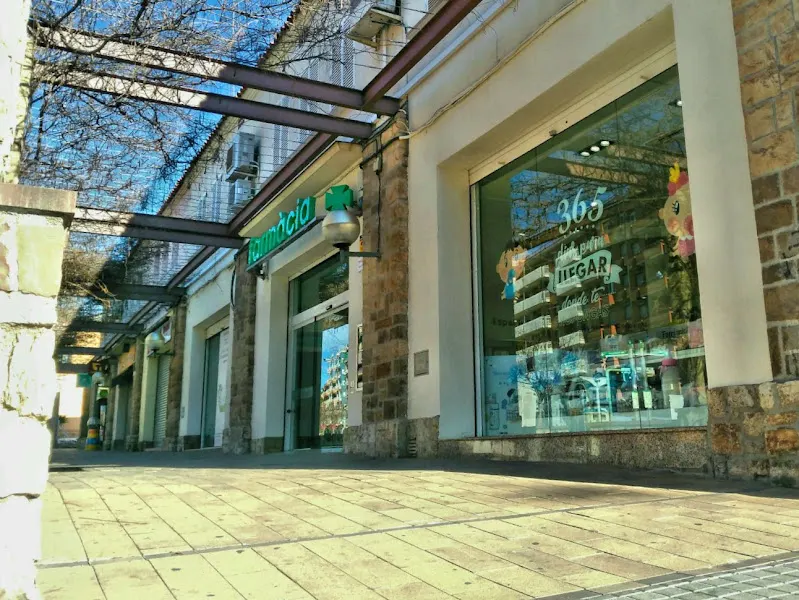 Farmàcia Garrell - Farmacia en Sabadell - foto 2
