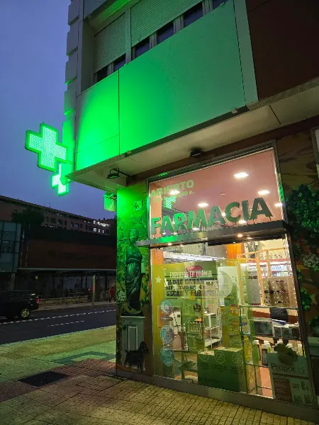 Farmacia de Inés y Javier
