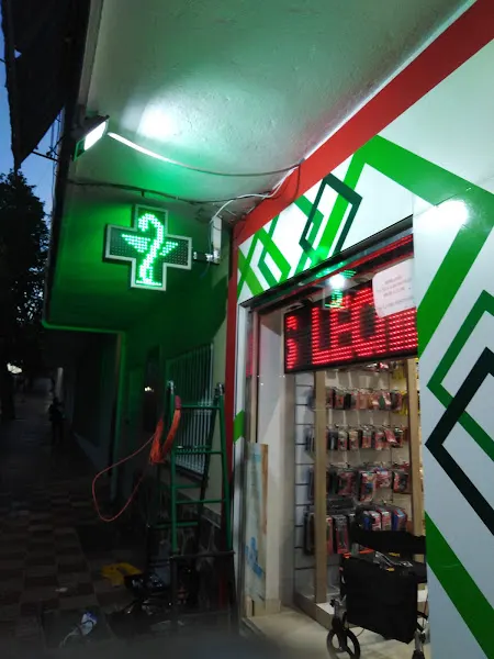 Pharmacy (San Pedro) - Farmacia en Marbella - foto 2