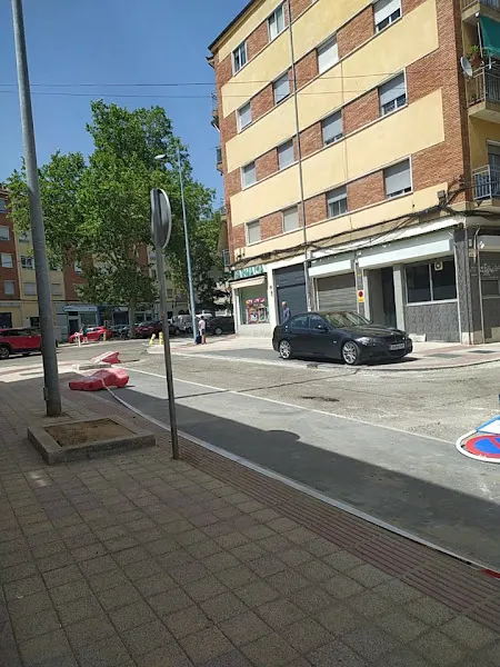 Farmacia los Cedros, Garrido Norte - Salamanca