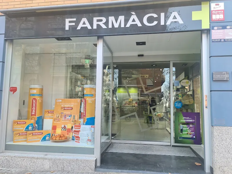 Farmàcia Esteve Albert 43 - Farmacia en Mataró - foto 2