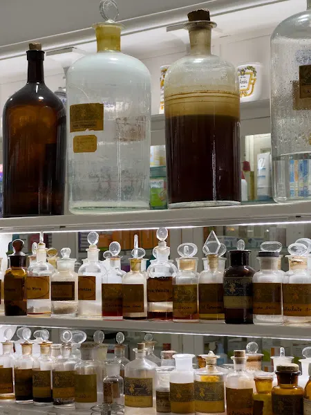 Antiga Farmàcia Spa - Farmacia en Mataró - foto 3