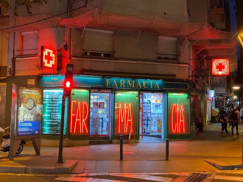 Farmacia Ana Puigcarbó - Farmacia en Santa Coloma de Gramenet - foto 3